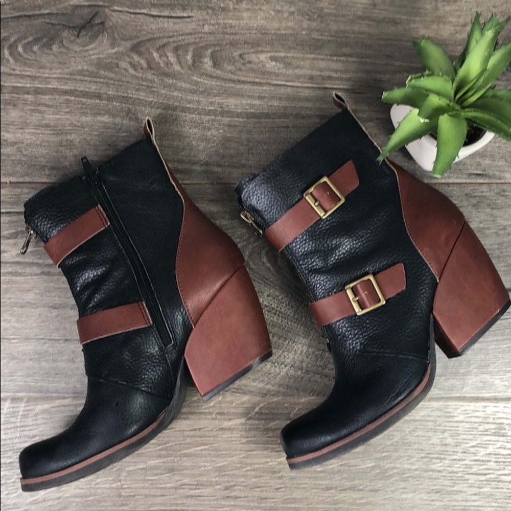 Korks by Kork-Ease Richards Leather Ankle Boots